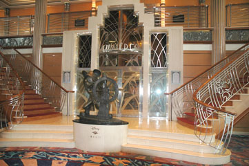 entrance-to-lumieres
