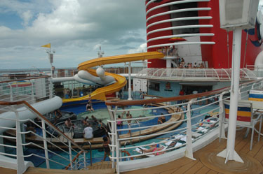 mickeys-childrens-pool