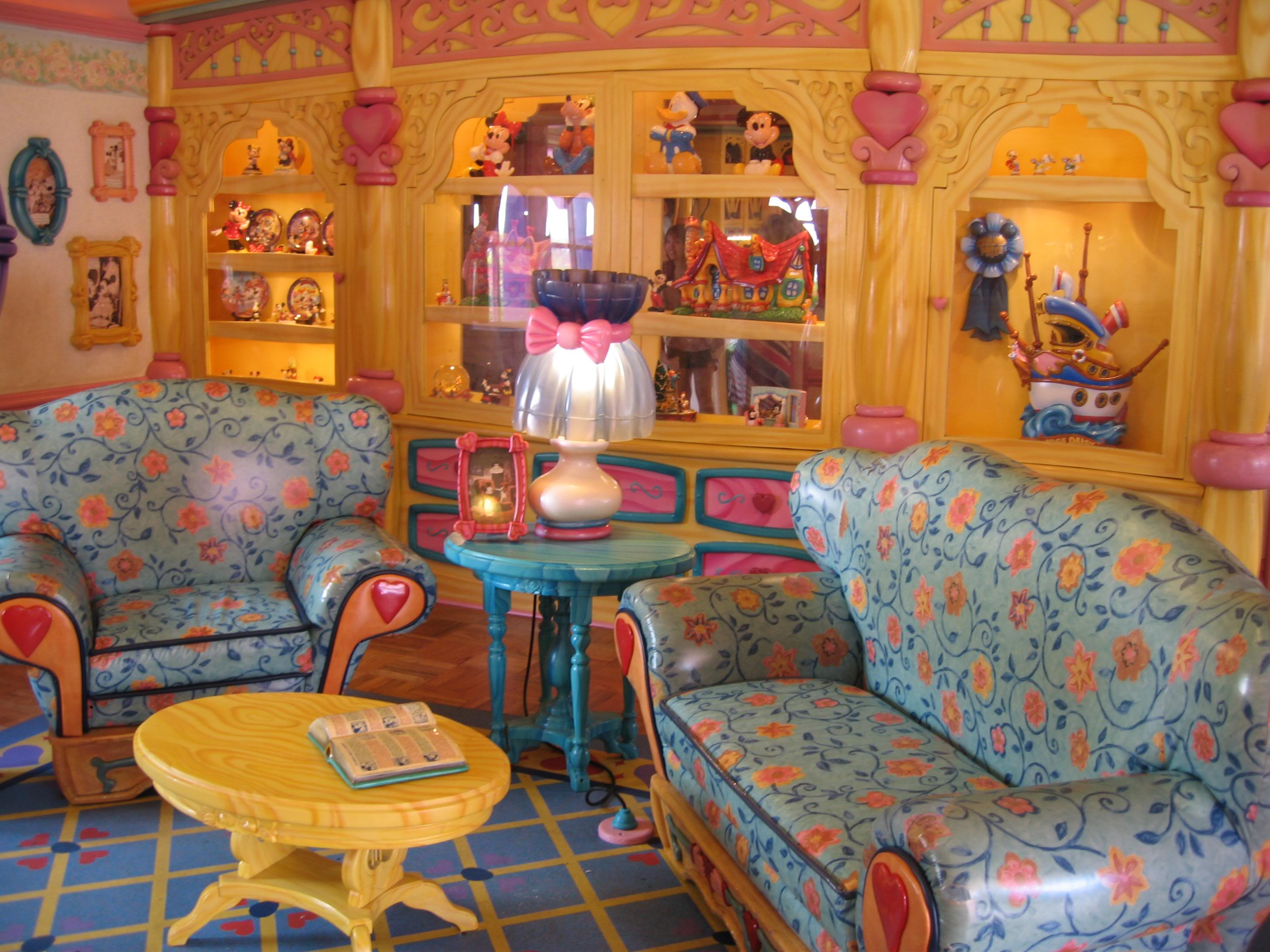 Minnie's Country House - Disney SecretsDisney Secrets